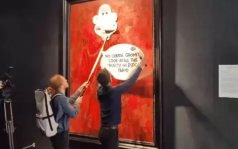 Grupo animalista vandaliz� el nuevo retrato del rey Carlos en el Reino Unido usando un c�mic cl�sico