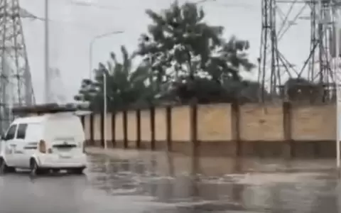 Cabecera del Puente H�roes del Chaco est� inundada a ra�z de las intensas lluvias