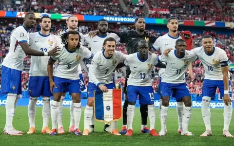 Francia gana por la m�nima y Mbapp� enciende las alarmas