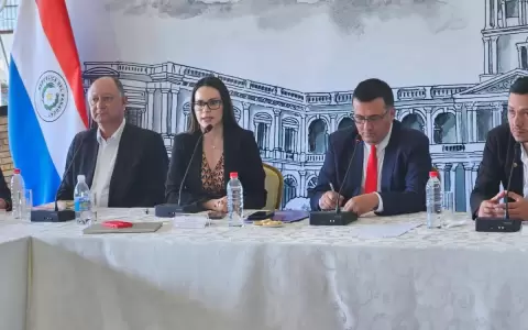 Intendentes de Paraguar� pidieron a Pe�a m�s salud y conectividad vial