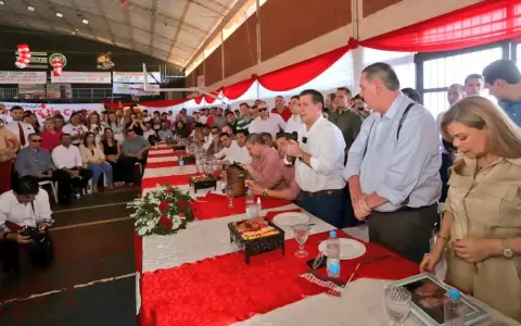 "A CDE le va mal y ahora la ANR va a recuperarla", anuncian en cumplea�os de Javier Zacar�as