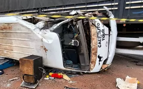 Una mujer y una ni�a fallecieron en aparatoso accidente en Villarrica