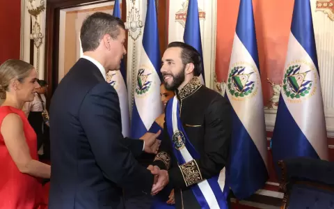 Pe�a particip� de la asunci�n de Bukele, reelecto presidente de El Salvador