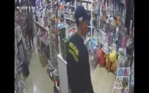 Delincuentes con uniforme policial asaltaron una farmacia en �emby