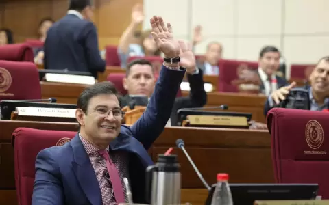 Seg�n Ovelar, su patrimonio no sufri� grandes cambios y "sigue en G. 7.400 millones"