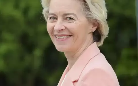 L�deres de UE nombran a Von der Leyen para segundo mandato