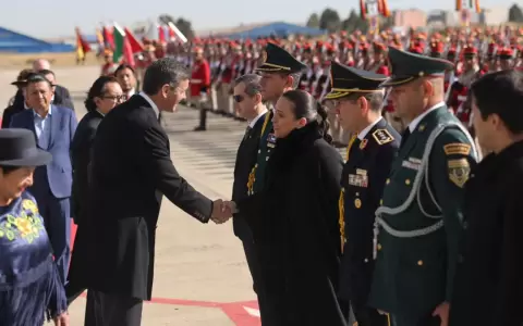 Pe�a lleg� a La Paz, Bolivia, para consolidar agenda bilateral con Luis Arce