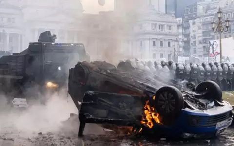 Tensi�n m�xima en Argentina: �c�al es el motivo del caos en Buenos Aires?
