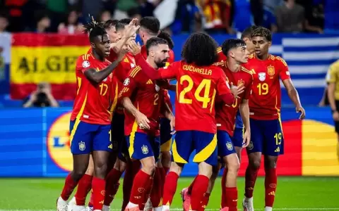 Eurocopa: Espa�a derrota a Italia y se mete en octavos