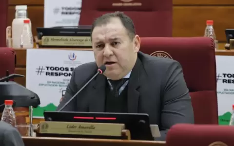 A favor: un solo horario en el pa�s beneficiar� a la econom�a, dice senador