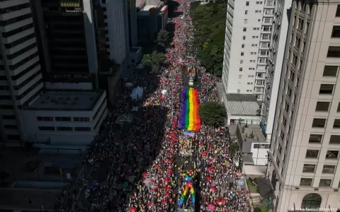 Marcha LGBTQ+ "recupera" los colores de la bandera de Brasil
