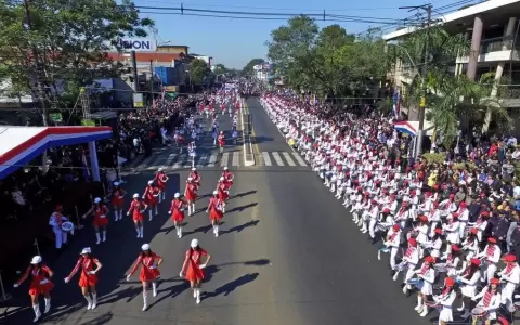 Fernando de la Mora realiza su desfile estudiantil para celebrar la Paz del Chaco