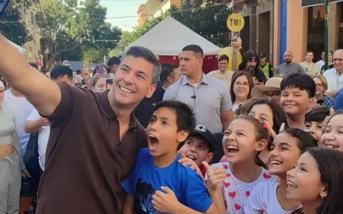 Pe�a y la primera dama �animadores de la fiesta de San Juan?