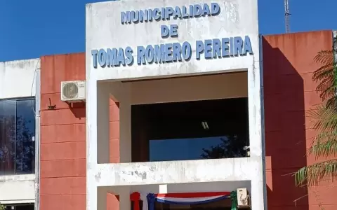 Padre de Hern�n Rivas es se�alado de protagonizar un millonario esquema de corrupci�n