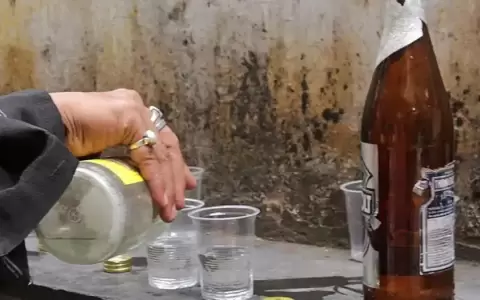 Al menos 35 muertos en India por consumir alcohol adulterado