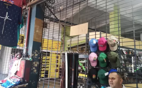 Clausuran la emblem�tica Galer�a Bonanza en el Mercado 4