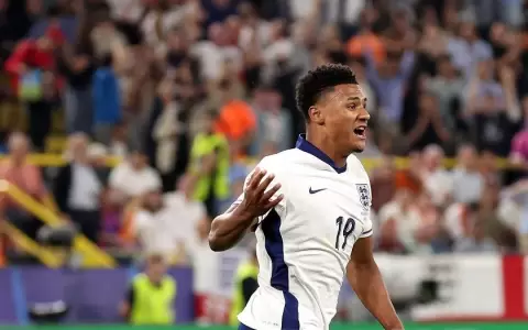 Inglaterra gana en la �ltima jugada y disputar� la final con Espa�a