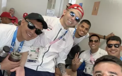 Sigue la novela: futbolistas paraguayos pasar�n la noche en Par�s