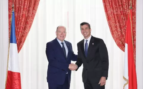 Viaje a Francia: Pe�a se reuni� con el pr�ncipe de M�naco para reforzar lazos