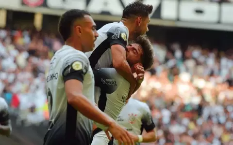Corinthians gana gracias a un golazo de �ngel Romero