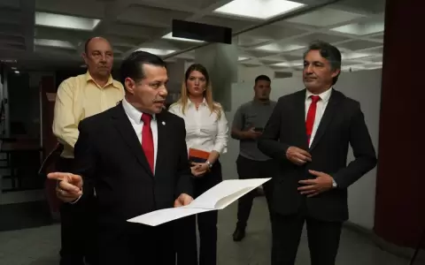 ANDE present� denuncia penal contra personas innominadas ante acusaciones de coimas