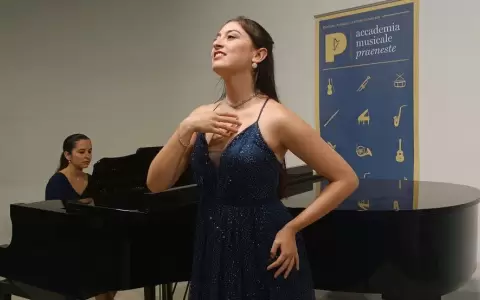 Concierto en Roma inici� la gira "Italia 2024" de Alejandra Meza