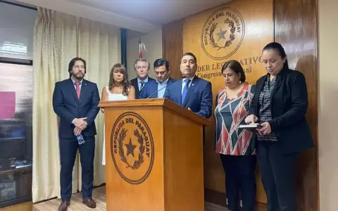 Remanente de oposici�n vuelve a dividirse