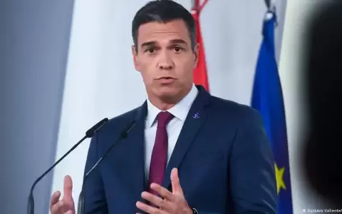 Pedro S�nchez decide no declarar en el caso contra su esposa