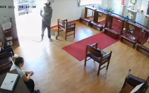 Nadie se salva: asalt� con machetillo a mujeres mientras rezaban en una capilla