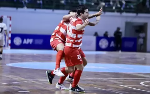 Afemec acaba con la pol�mica: golea a Olimpia y es finalista