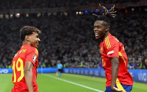 El m�s ganador: �Espa�a vence a Inglaterra y levanta su cuarta Euro!