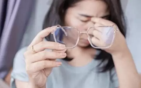 �C�mo afecta el estr�s a los ojos? Principales s�ntomas, problemas visuales y c�mo evitarlos