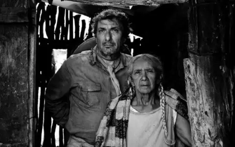 Semana del Cine Paraguayo, en la Manzana de la Rivera y la Escuela "Solar de Artigas"