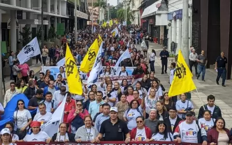 Ley que moviliza docentes no ser� tratada a�n en el Congreso, aclaran
