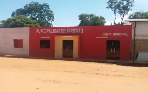Enfrentamiento en Municipalidad de Arroyito dej� 7 polic�as heridos y 12 aprehendidos