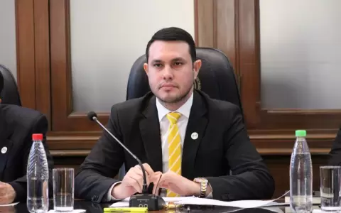 Hasta ahora no aparece un solo excompa�ero de Hern�n Rivas
