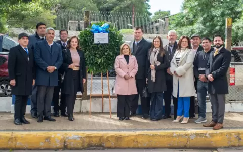 Senadores rinden homenaje a fundadores del Centro Democr�tico