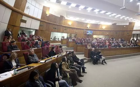 ONG: cartismo hace vac�o a audiencia en Diputados