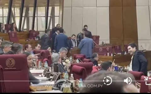Otra caldeada sesi�n en la C�mara de Diputados