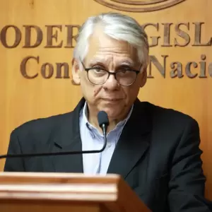Pese a espionaje de Brasil, senador insiste en avanzar con revisión del Anexo C