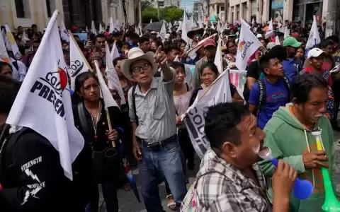 Guatemala: miles vuelven a protestar contra Consuelo Porras