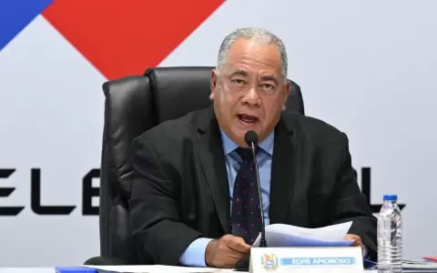 �Qui�n es Elvis Amoroso, el operador clave de Maduro detr�s del supuesto fraude electoral en Venezuela?