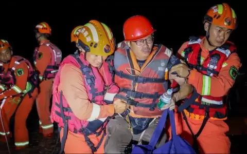 Al menos cinco muertos y 83 heridos por un tornado en China