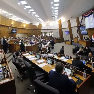 Senadores aprueban ley antinepotismo