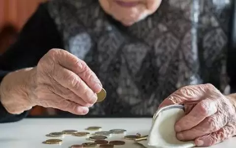 Tres hermanos abandonaron y dejaron de asistir a su madre de 83 a�os con p�rkinson