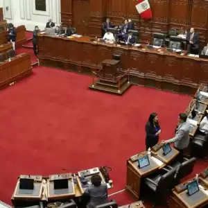 Congreso de Perú impide a Boluarte ir al funeral del papa