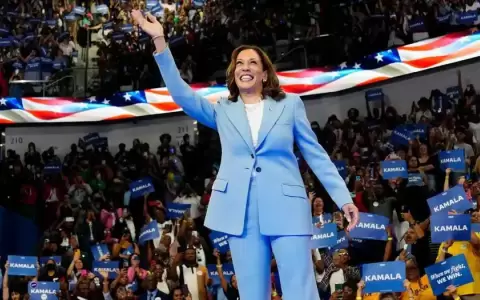 Harris aventaja a Trump en varios estados clave: sondeos