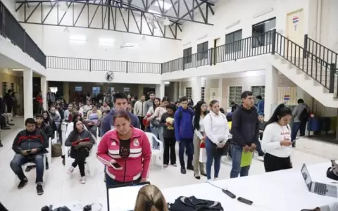Ofrecen 100 puestos de trabajo para ciudadanos de It�