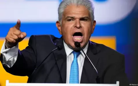 Jos� Ra�l Mulino asumi� la presidencia de Panam�