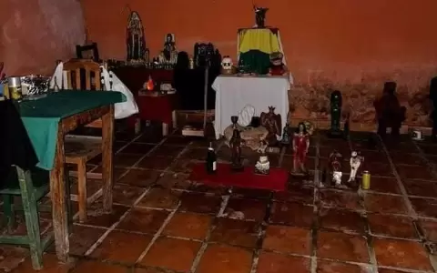 Detienen a hombre que explotaba casino clandestino dentro de un templo de "San La Muerte"